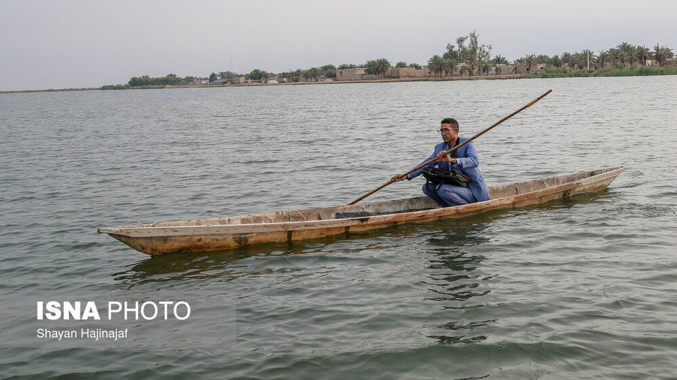 قایقی به سوی مدرسه
