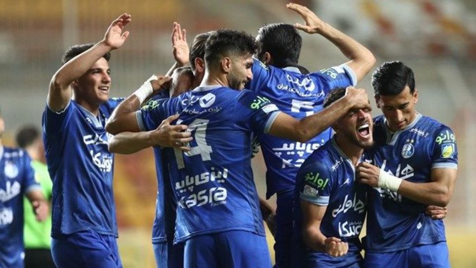 استقلال در آستانه قهرمانی با عبور از پل فولادی/ جام رنگ آبی گرفت