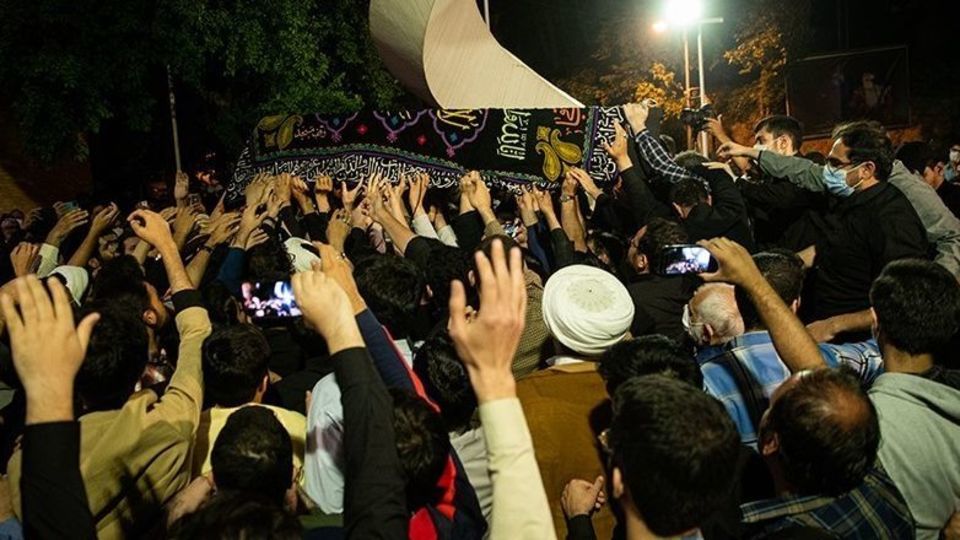 وداع با پیکر آیت‌الله فاطمی‌نیا