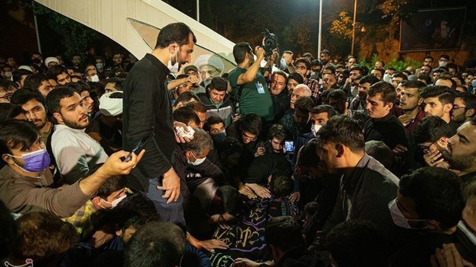 وداع با پیکر آیت‌الله فاطمی‌نیا