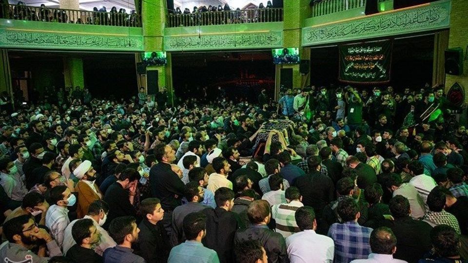 وداع با پیکر آیت‌الله فاطمی‌نیا