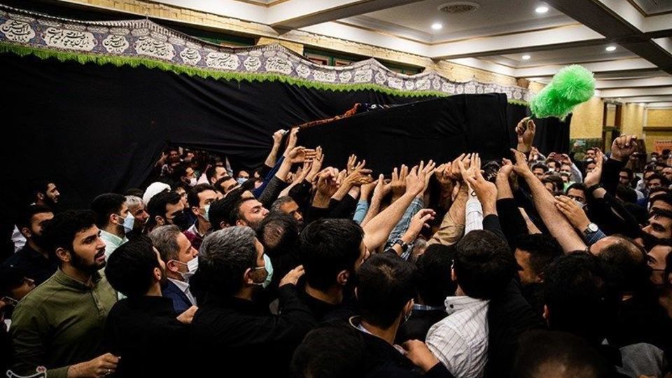 وداع با پیکر آیت‌الله فاطمی‌نیا