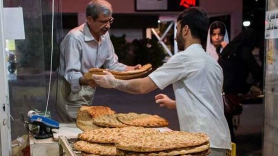 افزایش سهمیه آرد نانوایی‌هایی که نان با کیفیت پخت می‌کنند