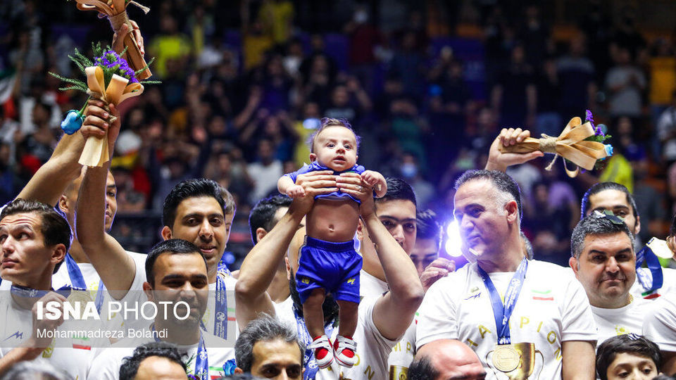 فینال والیبال باشگاه‌های آسیا، پیکان - سانتوری ژاپن