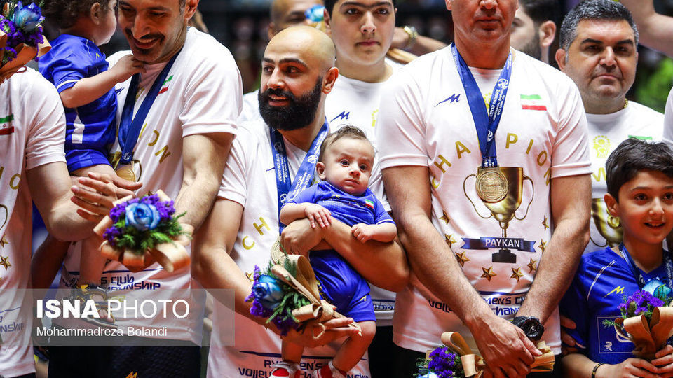 فینال والیبال باشگاه‌های آسیا، پیکان - سانتوری ژاپن