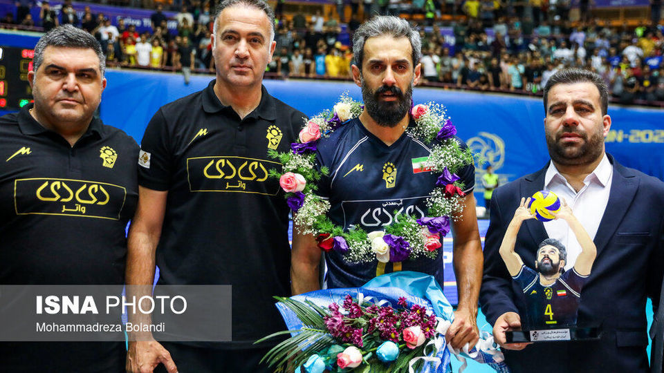 فینال والیبال باشگاه‌های آسیا، پیکان - سانتوری ژاپن