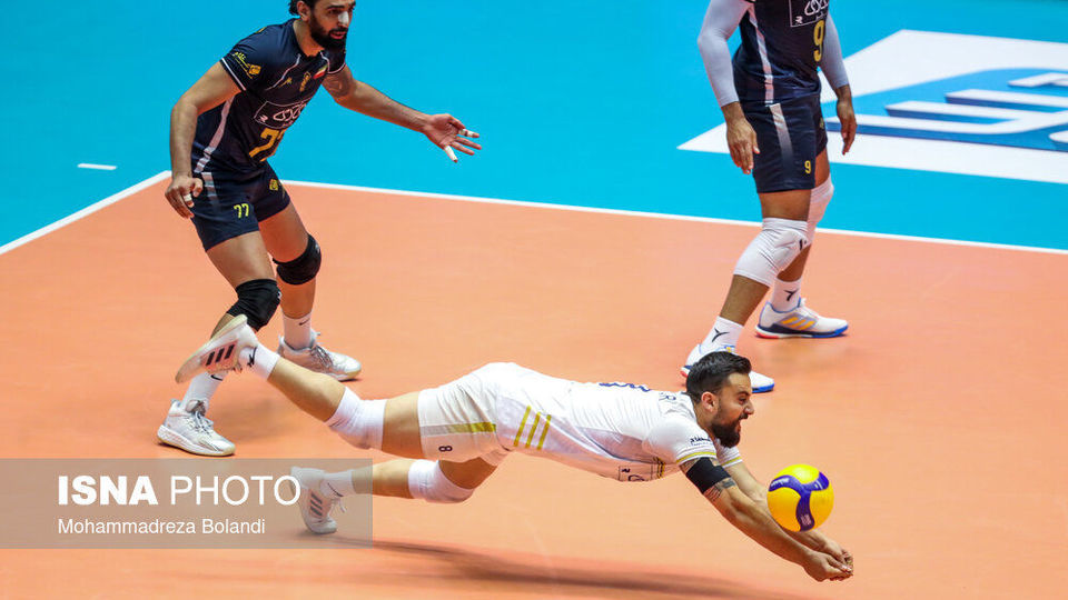 فینال والیبال باشگاه‌های آسیا، پیکان - سانتوری ژاپن