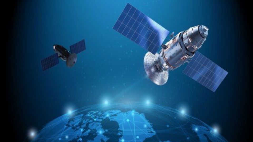 تماس لیزری ۲ ماهواره نظامی در فضا