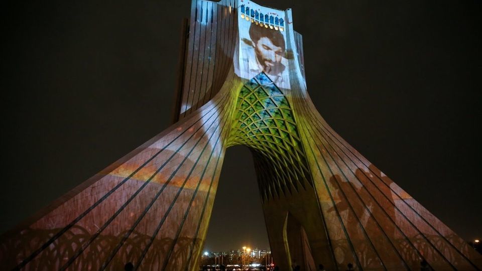 نورپردازی سه‌بعدی در برج آزادی به مناسبت سالروز آزادسازی خرمشهر 