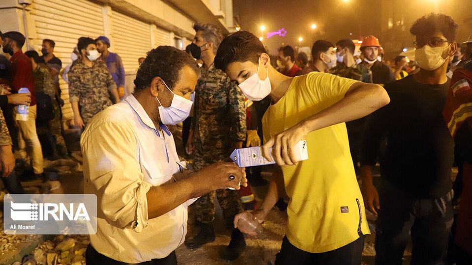 موکب های آبادان تغذیه نیروهای امدادی حادثه متروپل را برعهده گرفتند  