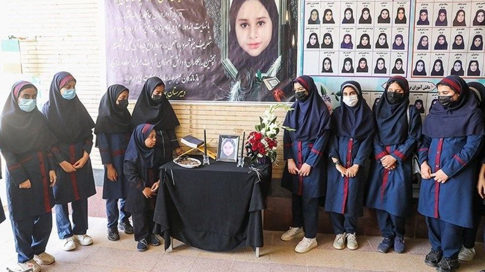  ملیکا دختر مینوشهری که در حادثه متروپل آبادان جان باخت 