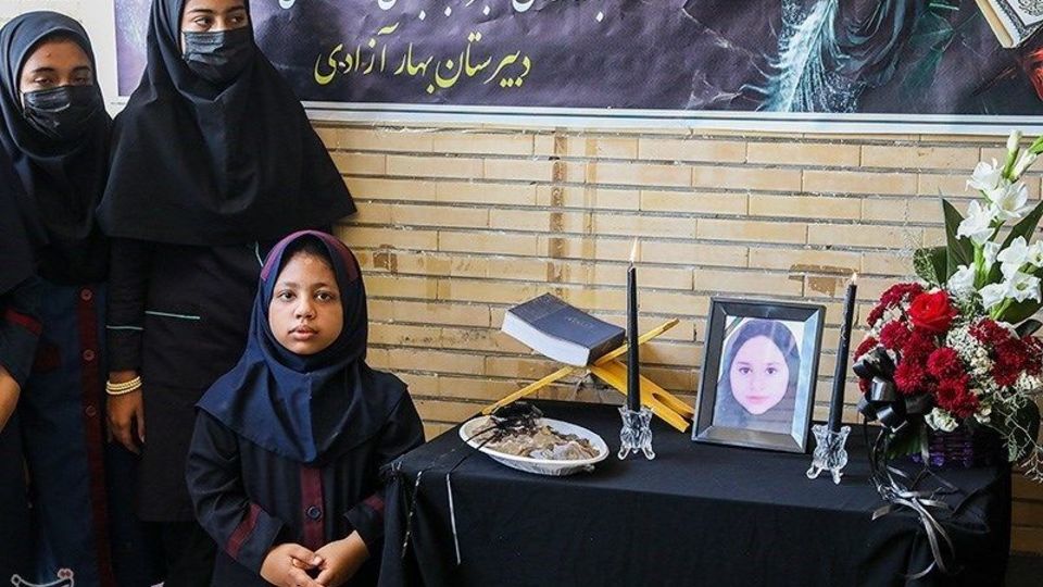  ملیکا دختر مینوشهری که در حادثه متروپل آبادان جان باخت 