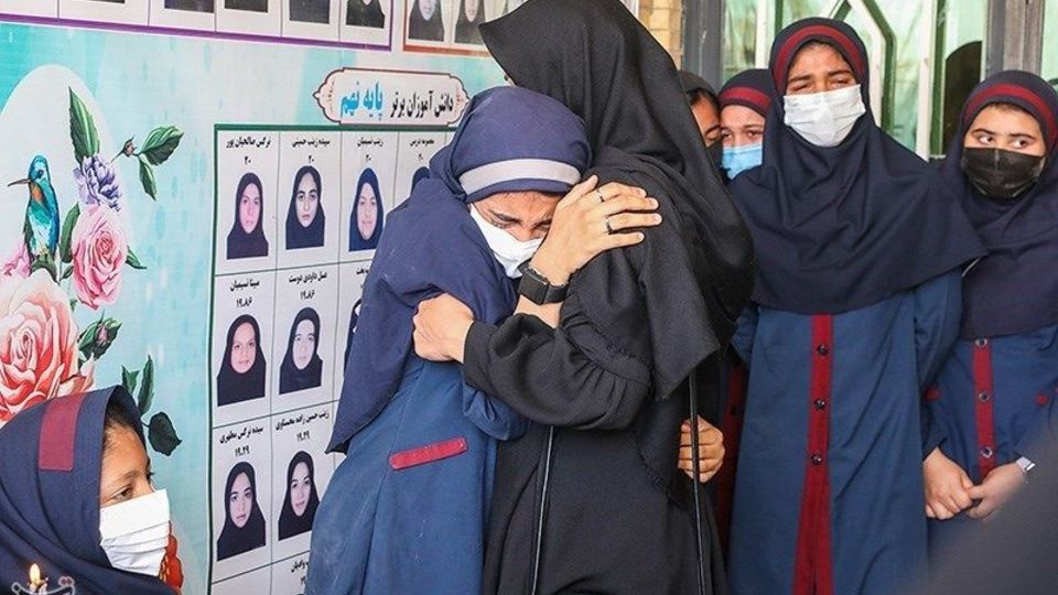  ملیکا دختر مینوشهری که در حادثه متروپل آبادان جان باخت 