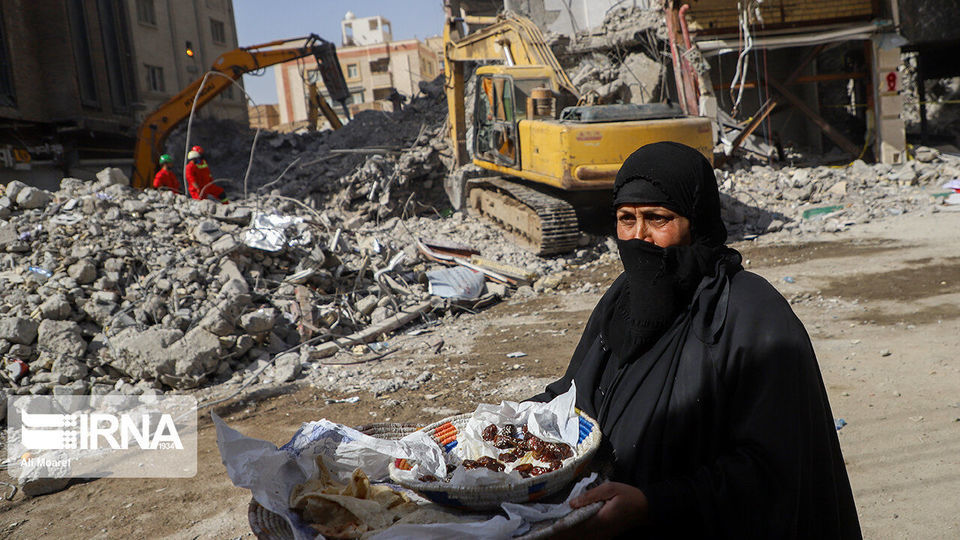 آواربرداری در ساختمان مترو پل- روز هشتم