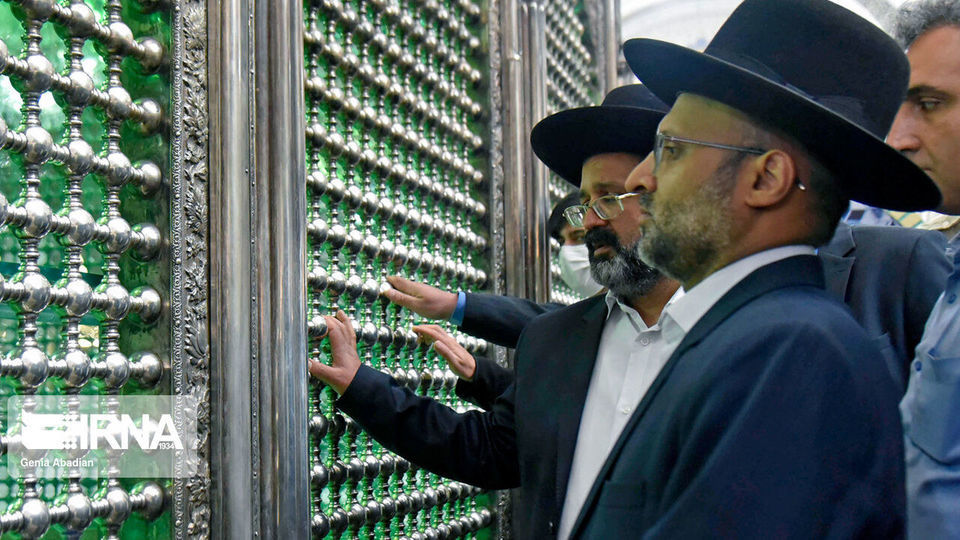 ادای احترام نمایندگان ادیان الهی به امام خمینی (ره)