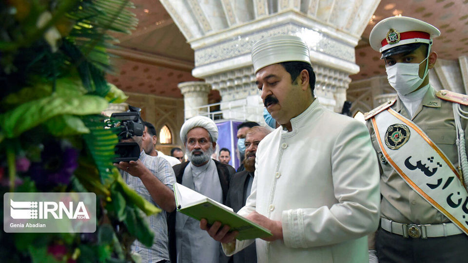 ادای احترام نمایندگان ادیان الهی به امام خمینی (ره)