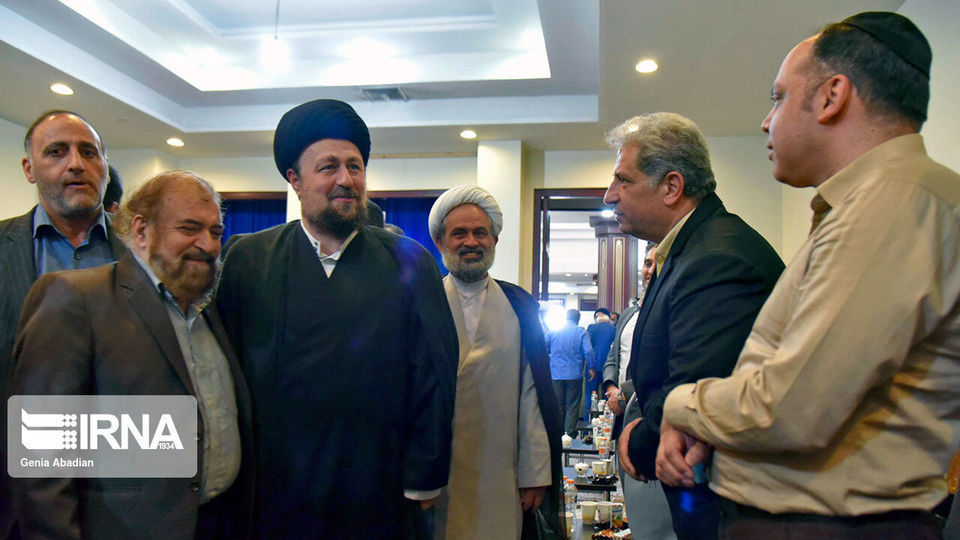 ادای احترام نمایندگان ادیان الهی به امام خمینی (ره)