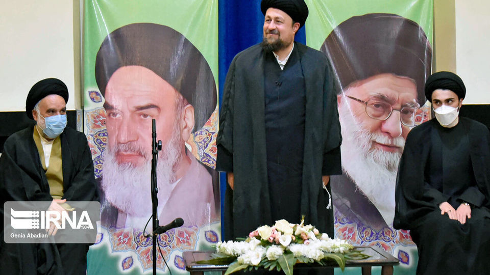 ادای احترام نمایندگان ادیان الهی به امام خمینی (ره)