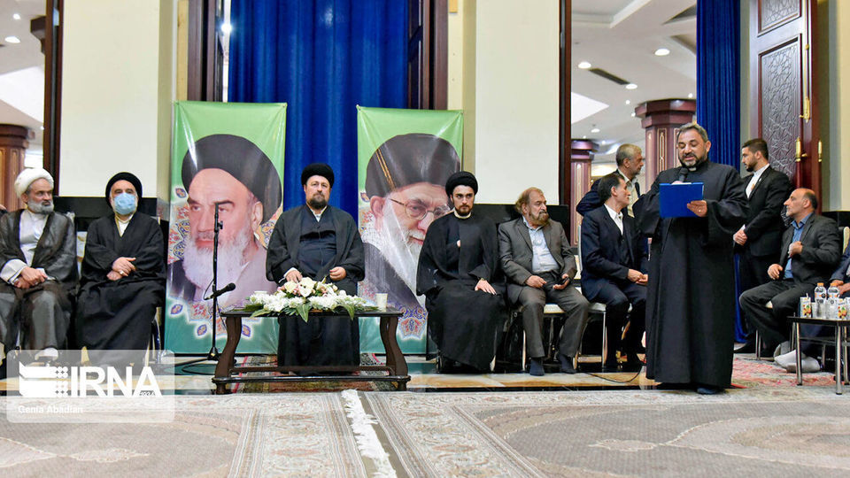 ادای احترام نمایندگان ادیان الهی به امام خمینی (ره)