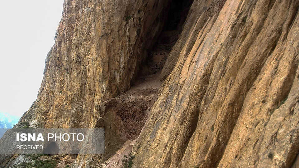 غار - دژ اسپهبد خورشید