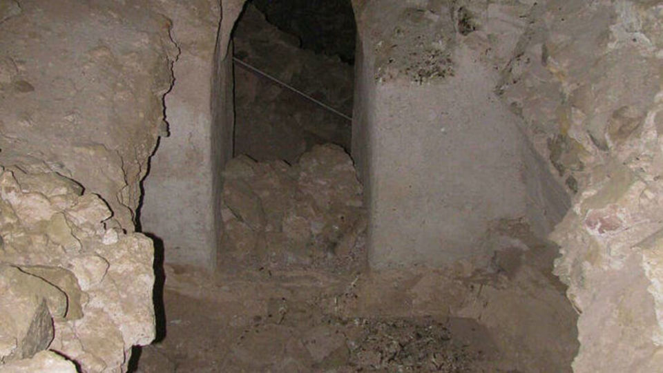 غار - دژ اسپهبد خورشید