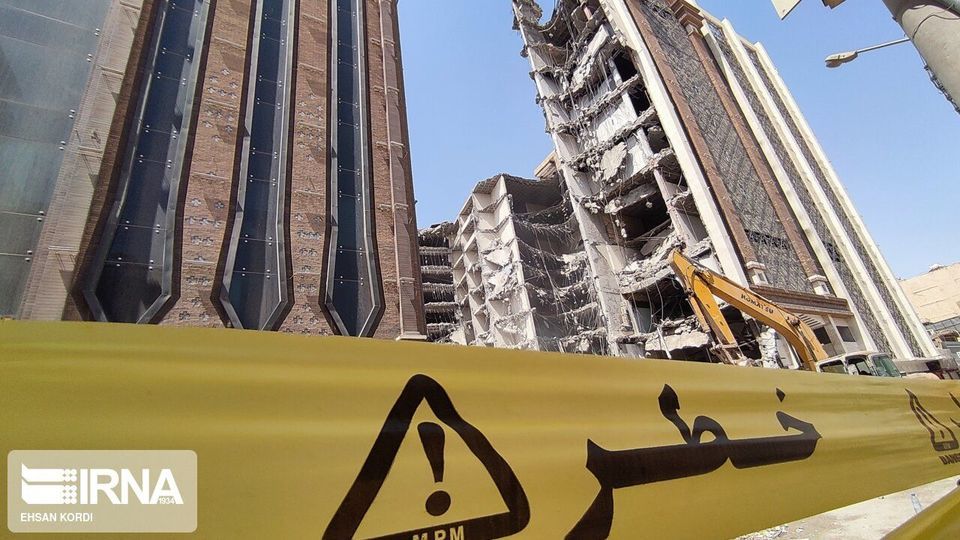 تخریب بقایای ساختمان متروپل حدود سه ماه زمان می‌برد