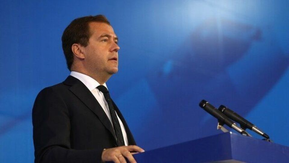 مدودف: هدف بسته تحریمی جدید علیه روسیه شعله‌ور کردن «انقلاب جهانی» است!