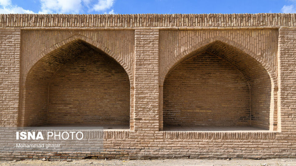 کاروانسرای آجری شاه عباسی آهوان