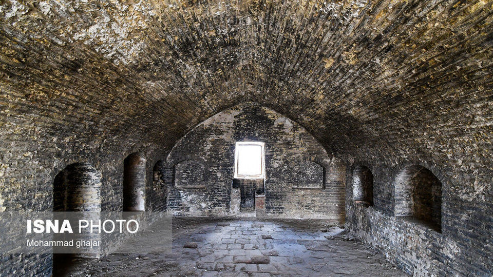 کاروانسرای آجری شاه عباسی آهوان