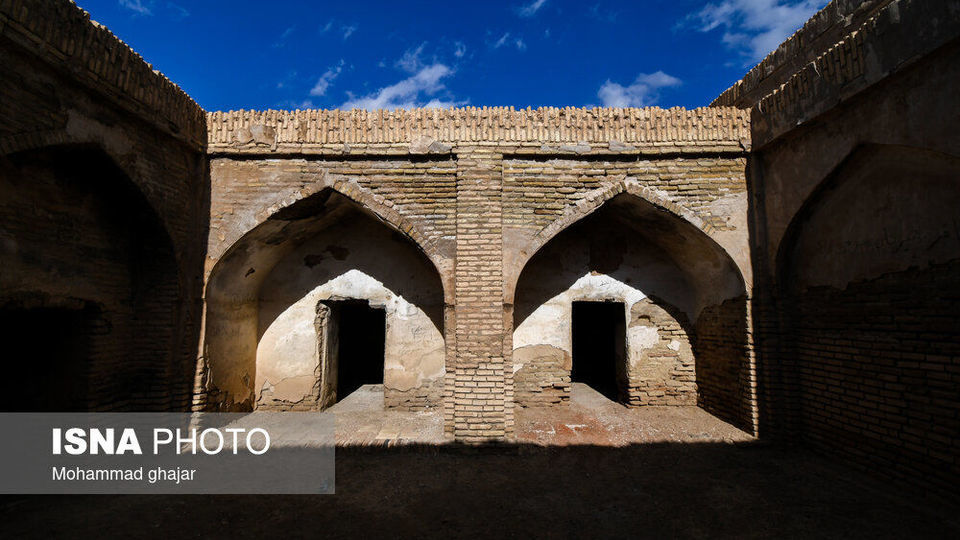 کاروانسرای آجری شاه عباسی آهوان