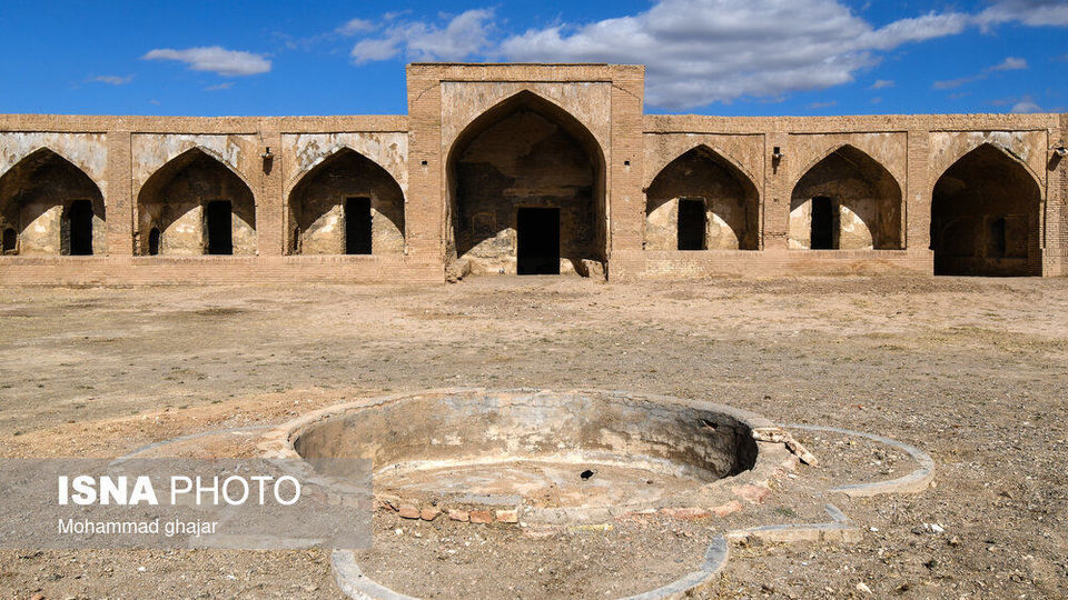 کاروانسرای آجری شاه عباسی آهوان