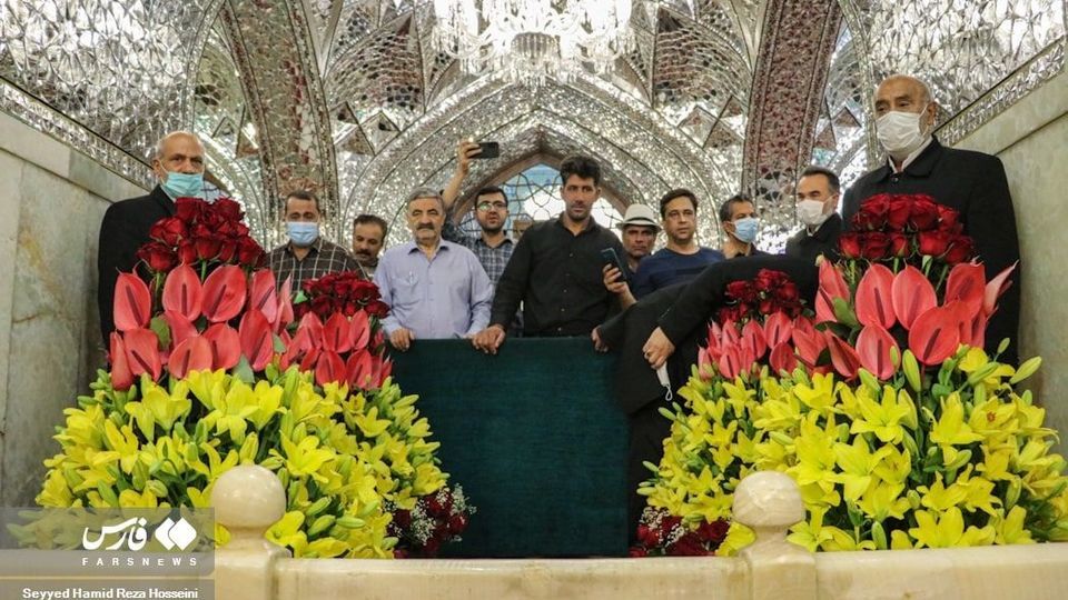 گل آرایی ضریح منور حرم مطهر رضوی