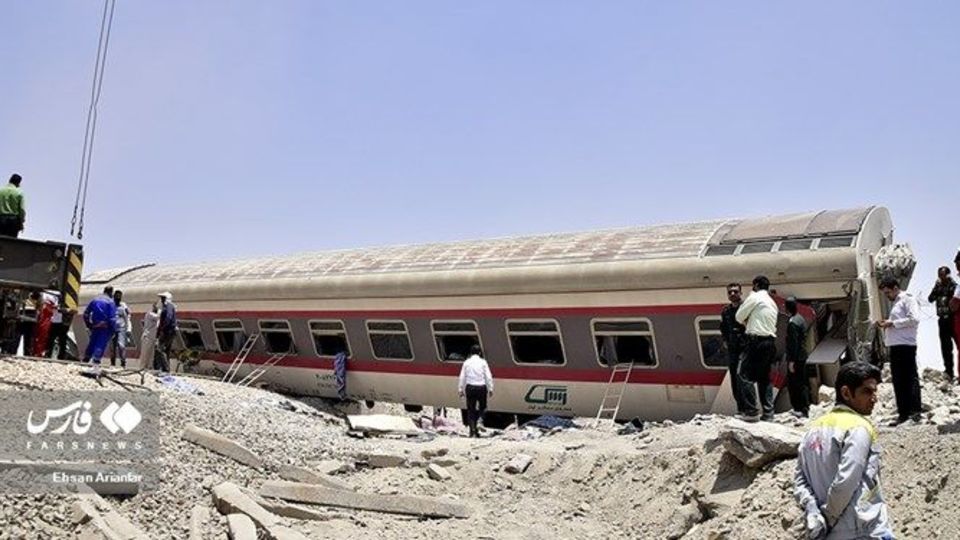 انتقاد مدیرعامل راه‌آهن از واگذاری تراورس/ مسؤول جان‌های پرکشیده سانحه قطار کیست