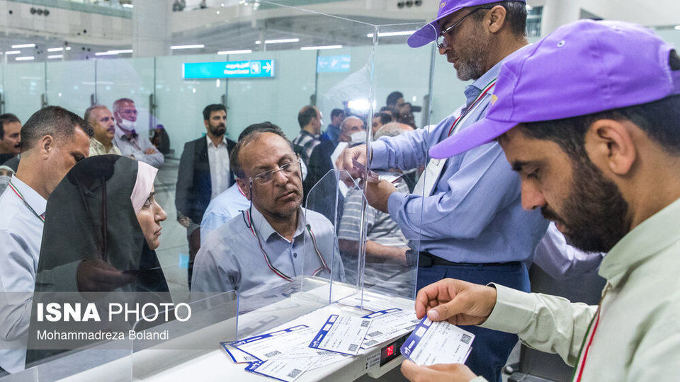 مراسم بدرقه اولین کاروان حجاج ایرانی