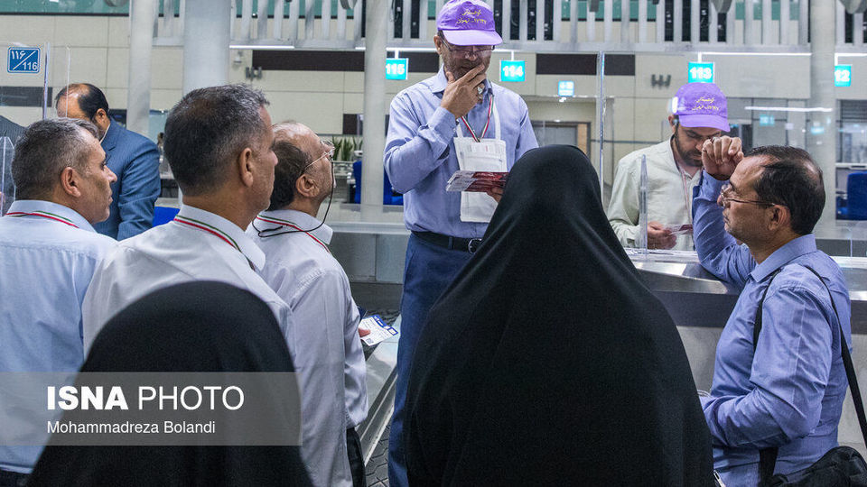 مراسم بدرقه اولین کاروان حجاج ایرانی