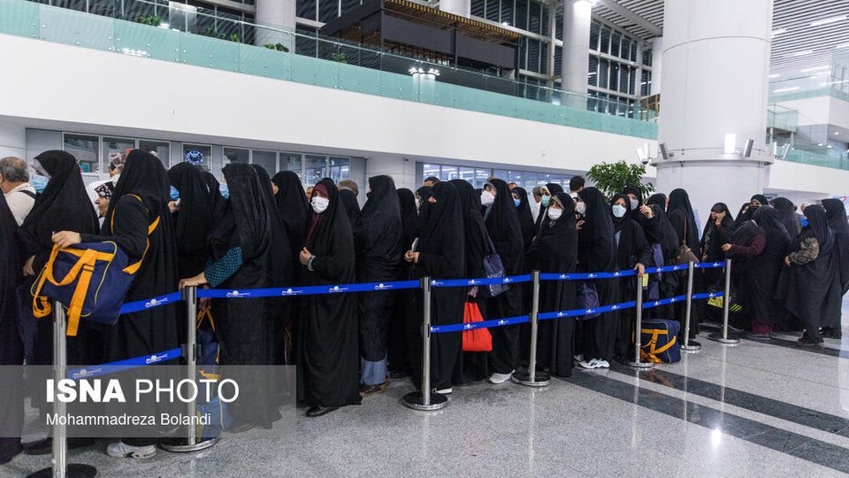 مراسم بدرقه اولین کاروان حجاج ایرانی