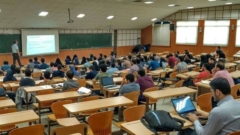 بیش از یک میلیون از بیکاران کشور فارغ التحصیلان دانشگاهی هستند