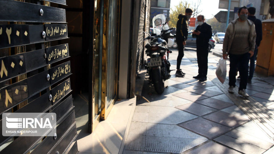 دلار توافقی در صرافی‌ها در آستانه ورود به کانال ۲۸ هزار تومان