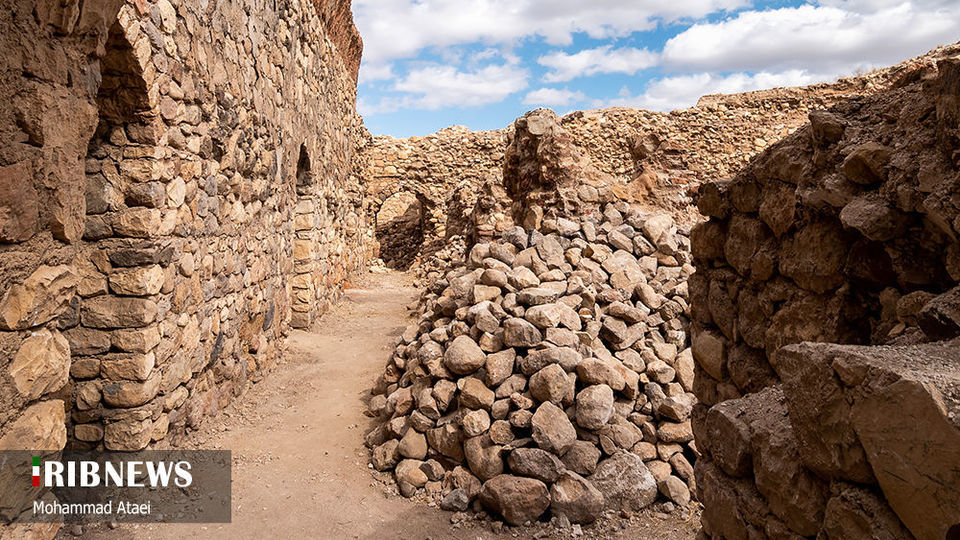 کاروانسرای سنگی آهوان، بنای تاریخی در سمنان 