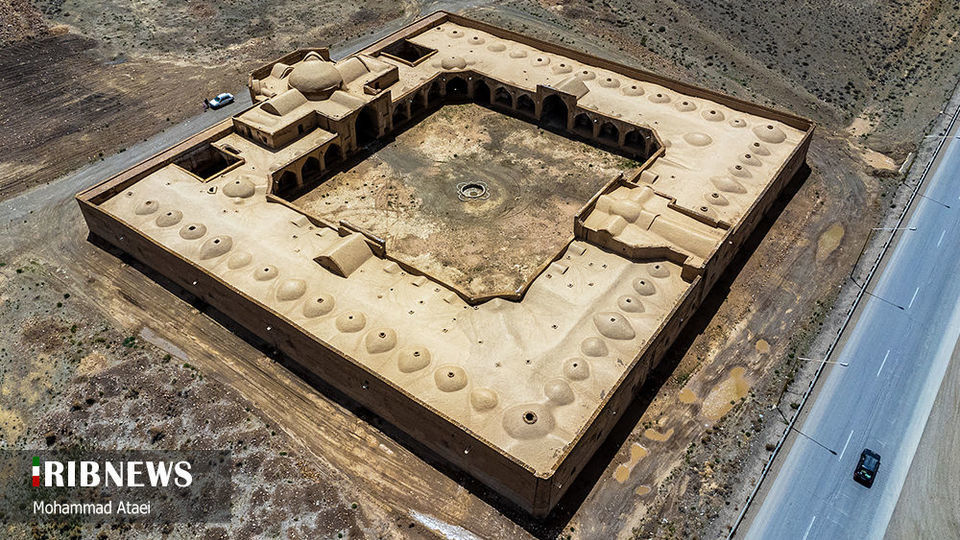 کاروانسرای سنگی آهوان، بنای تاریخی در سمنان 