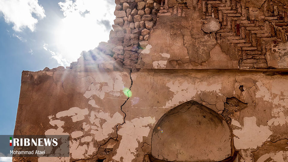 کاروانسرای سنگی آهوان، بنای تاریخی در سمنان 