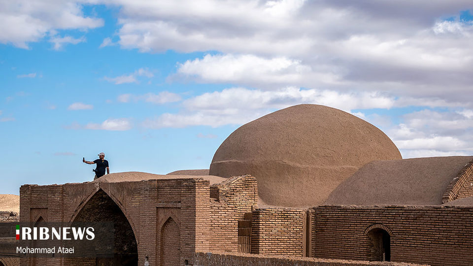 کاروانسرای سنگی آهوان، بنای تاریخی در سمنان 