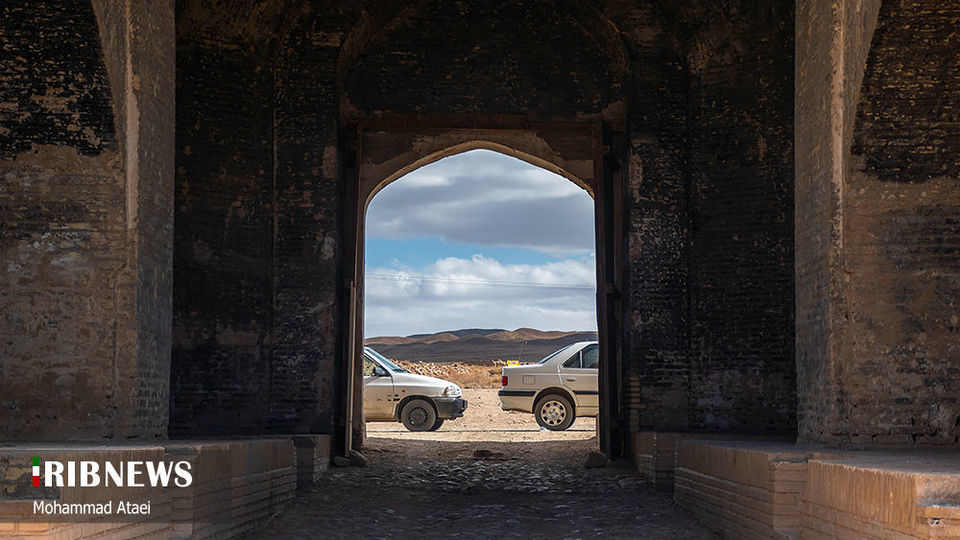 کاروانسرای سنگی آهوان، بنای تاریخی در سمنان 