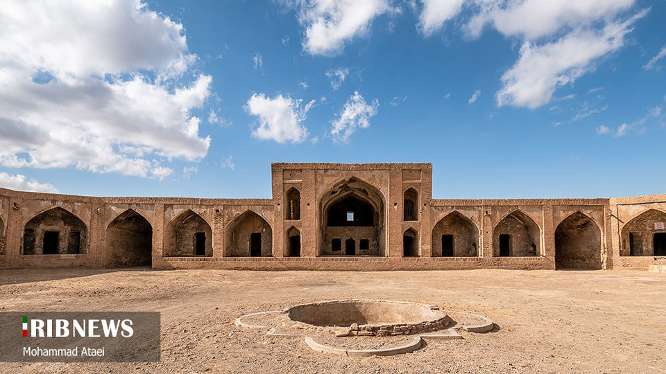 کاروانسرای سنگی آهوان، بنای تاریخی در سمنان 