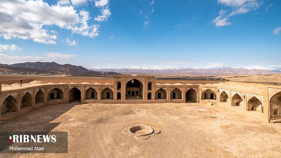 کاروانسرای سنگی آهوان، بنای تاریخی در سمنان 