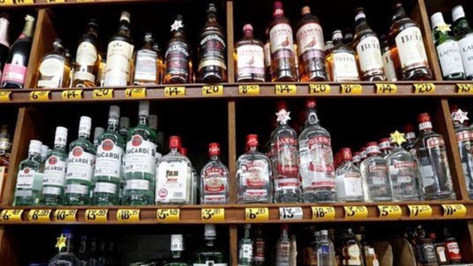 مسمومیت با الکل در خوزستان قربانی گرفت/ چند نفر بستری شدند؟