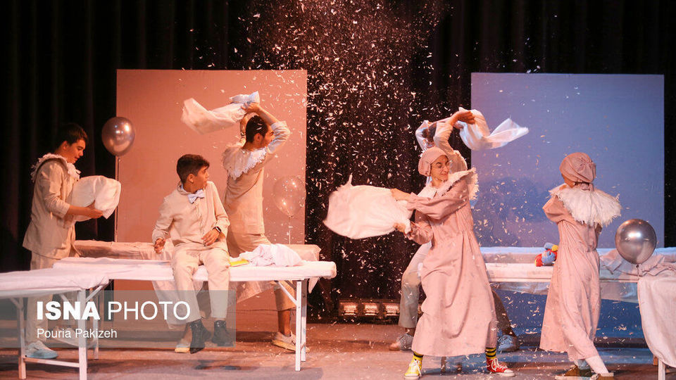بیست وهفتمین جشنواره بین المللی تئاتر کودک و نوجوان - همدان