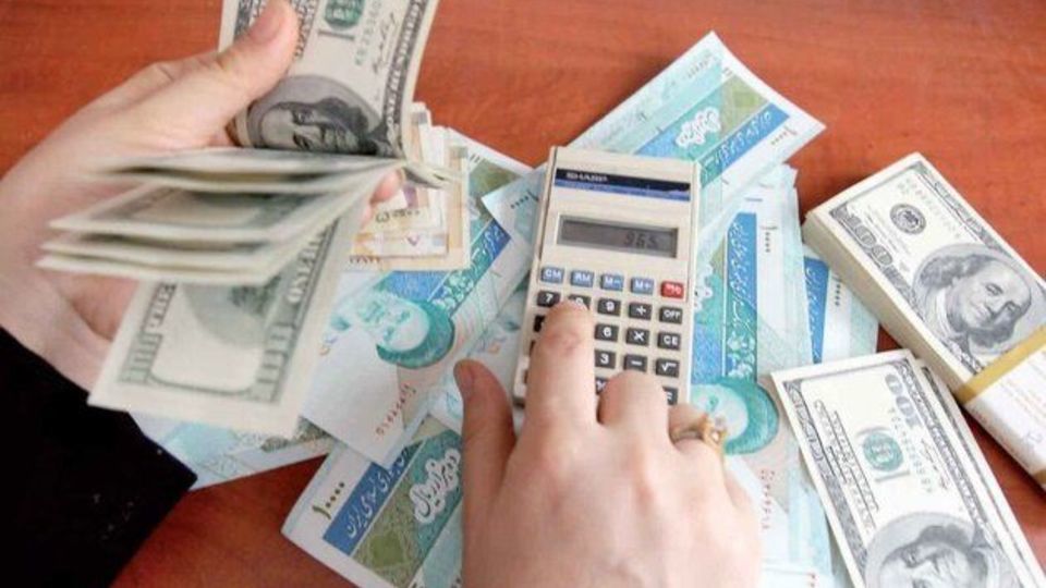 چطور است دلار را جایگزین ریال کنیم؟