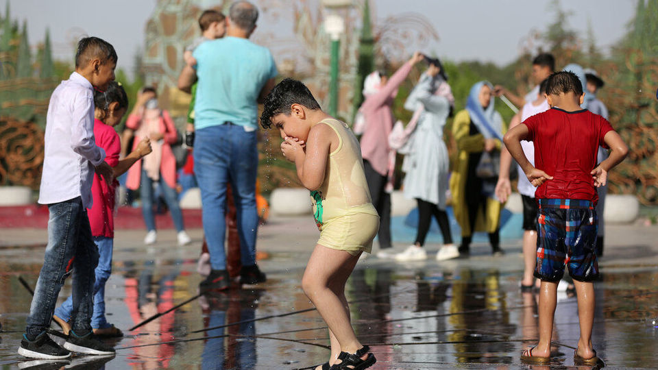 در پناه خنکای آب