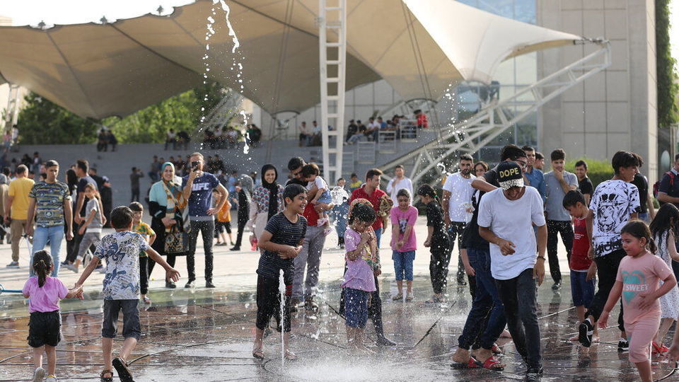 در پناه خنکای آب